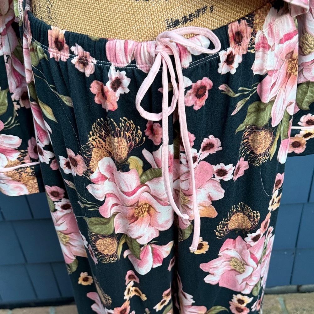 Elegant Floral Women's Pajama Set NWOT Room Service floral pink roses - Picture 4 of 12